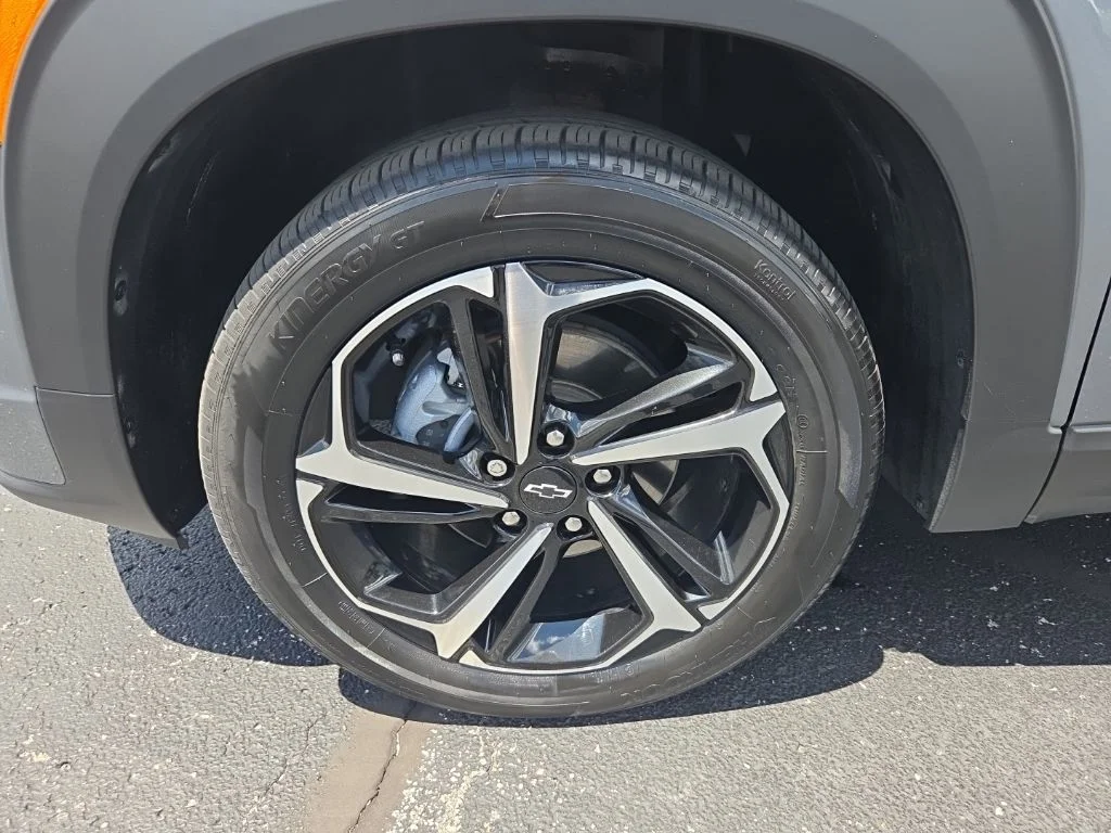 Used 2021 Gray Chevrolet RS image 17