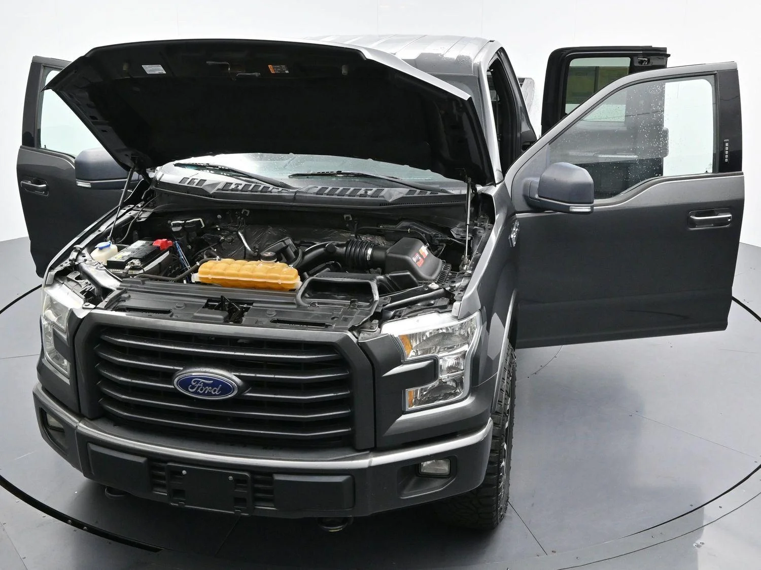 Used 2016 Magnetic Metallic Ford XLT image 47