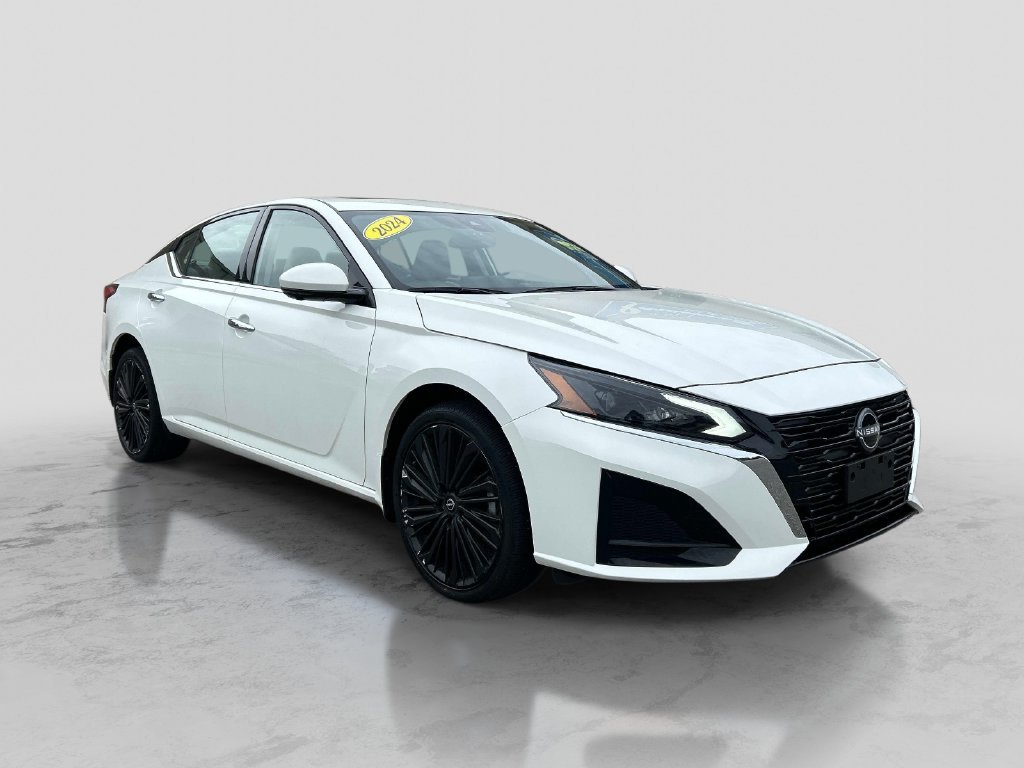Used 2024 White Nissan 2.5 SL image 7