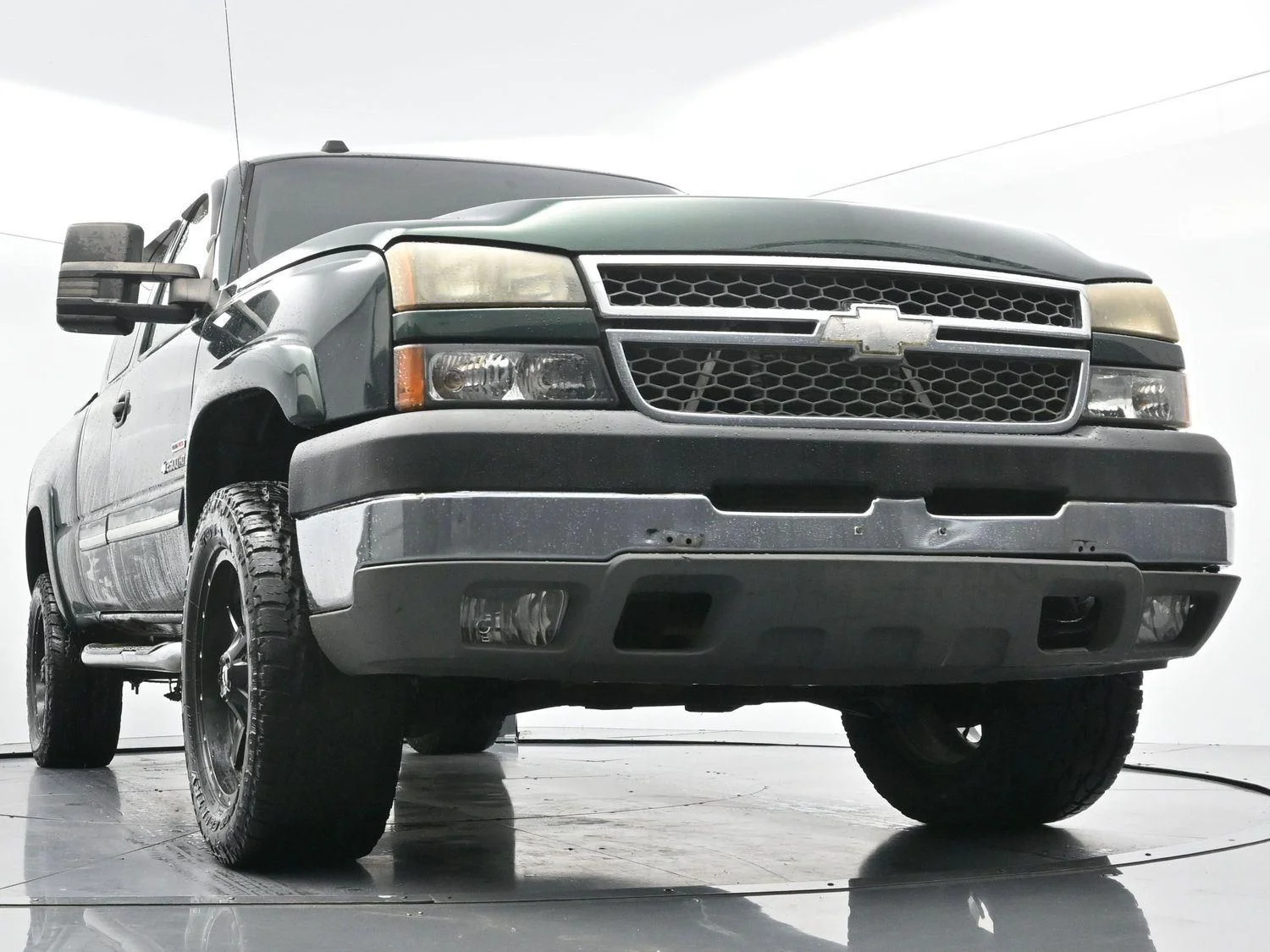 Used 2005 Dark Green Metallic Chevrolet LS image 35