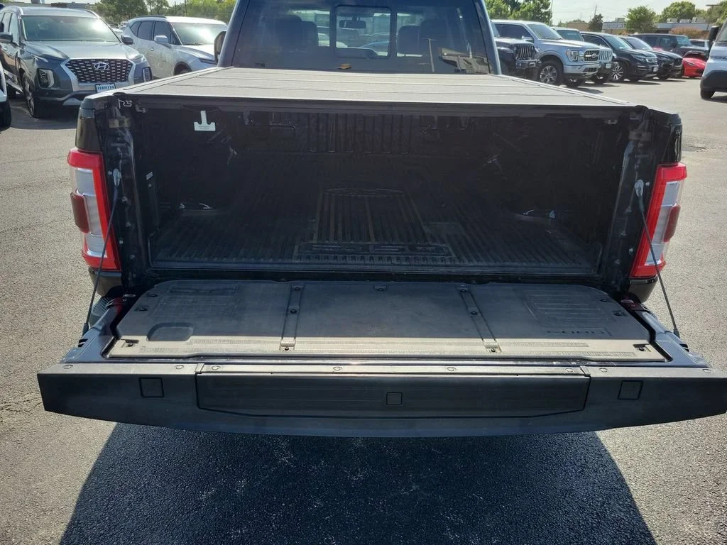 Used 2022 Black Ford LARIAT image 27