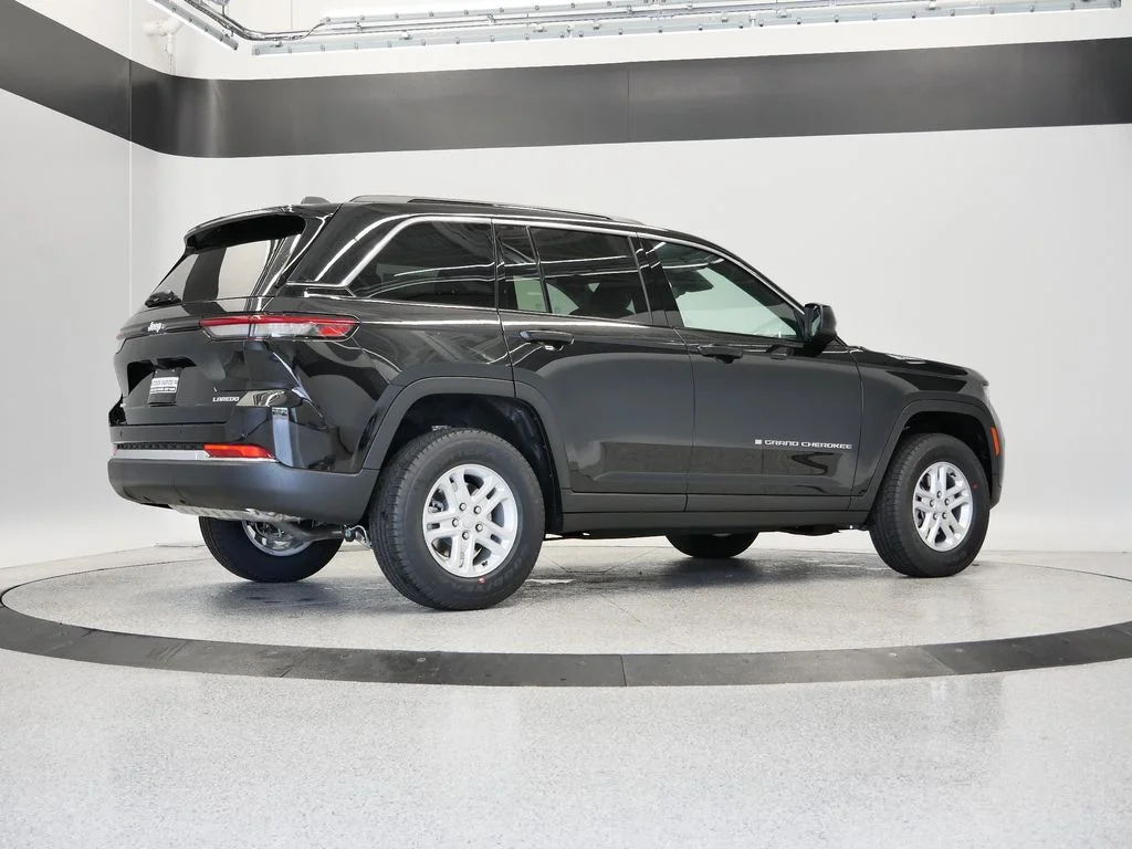 2025 Jeep Grand Cherokee Laredo - Photo 45