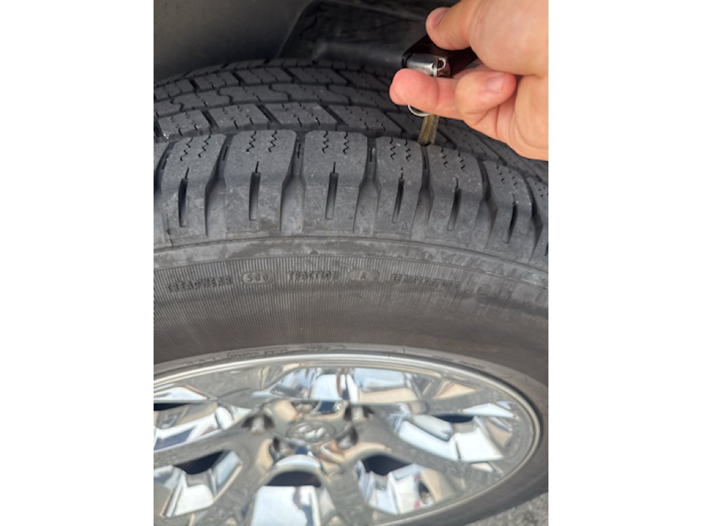 Used 2017 True Blue Pearlcoat Ram Laramie image 8