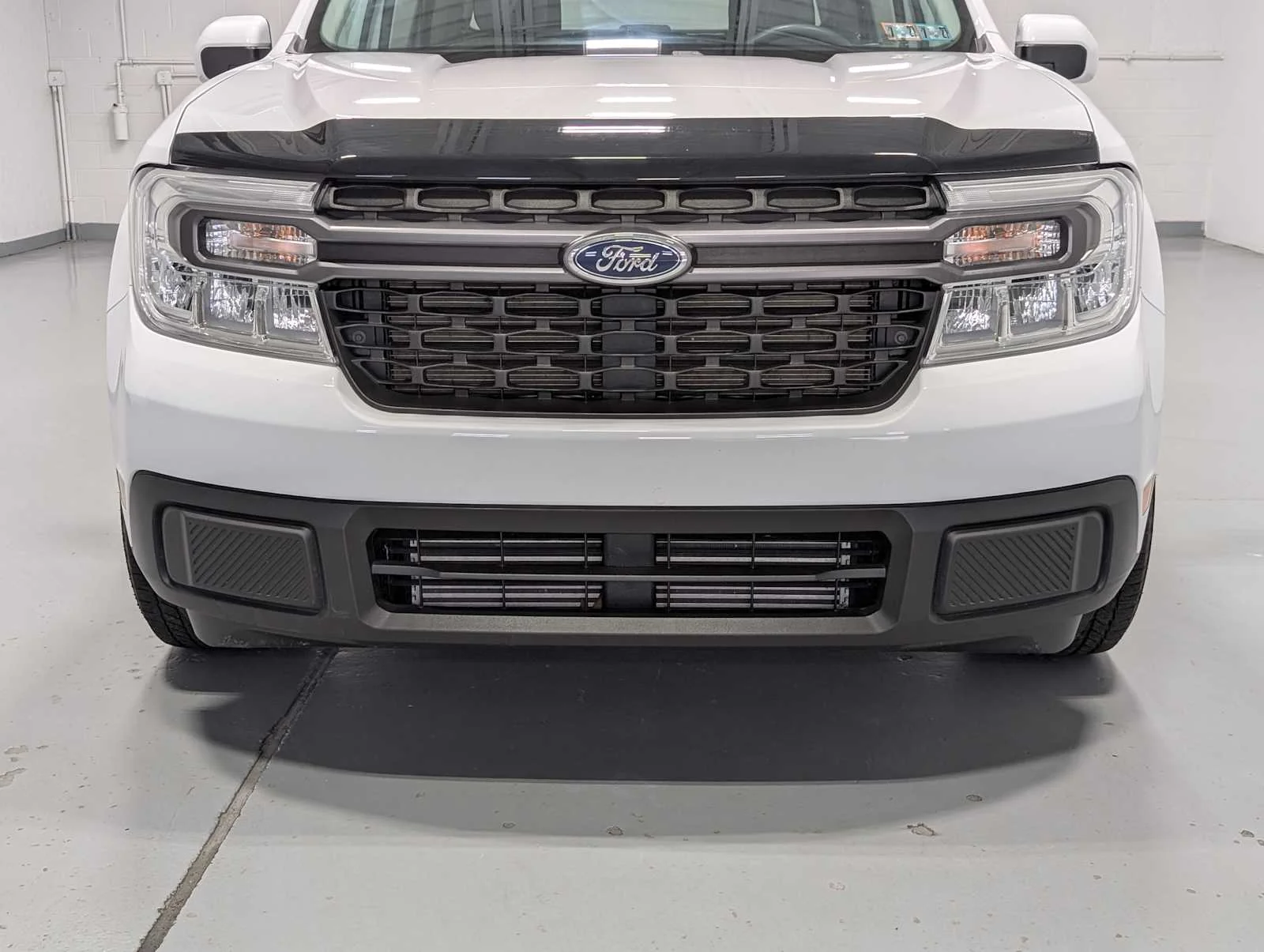 Used 2023 Oxford White Ford XLT image 2