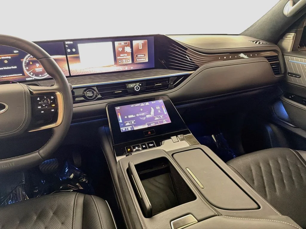 Used 2025 Black INFINITI AUTOGRAPH image 25