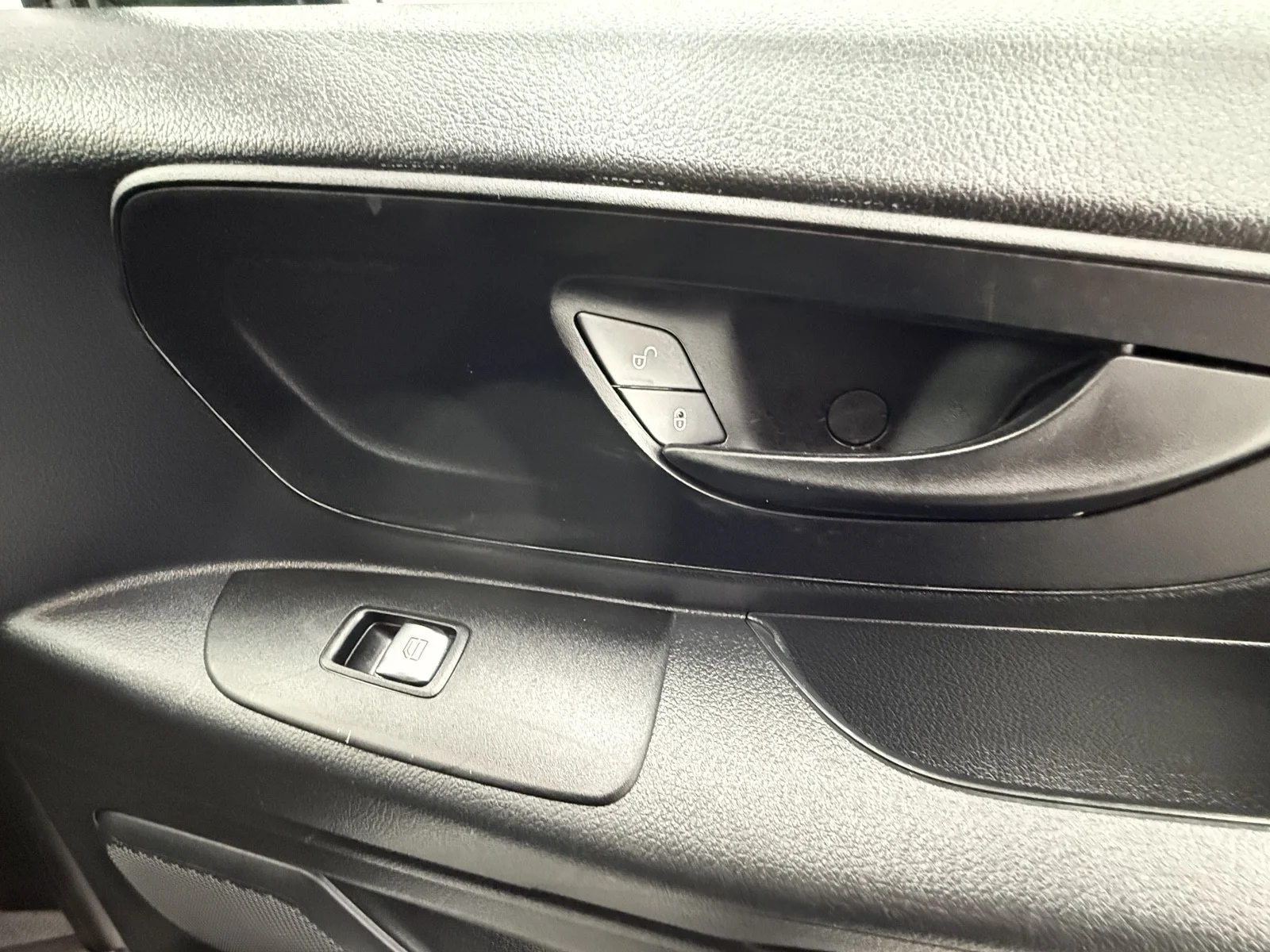 Used 2022 Arctic White Mercedes-Benz  image 33