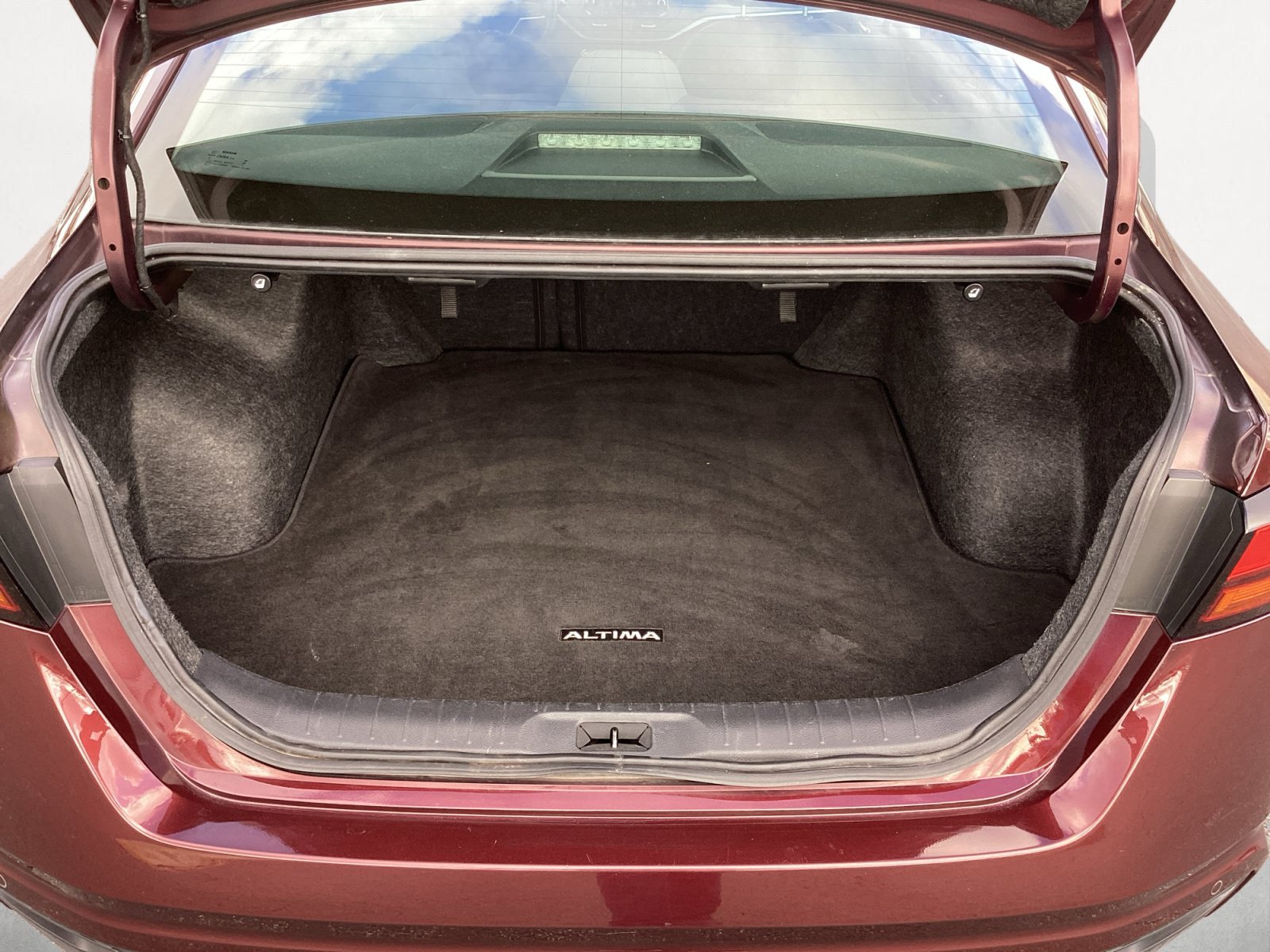 Used 2024 Red Nissan SV FWD image 16