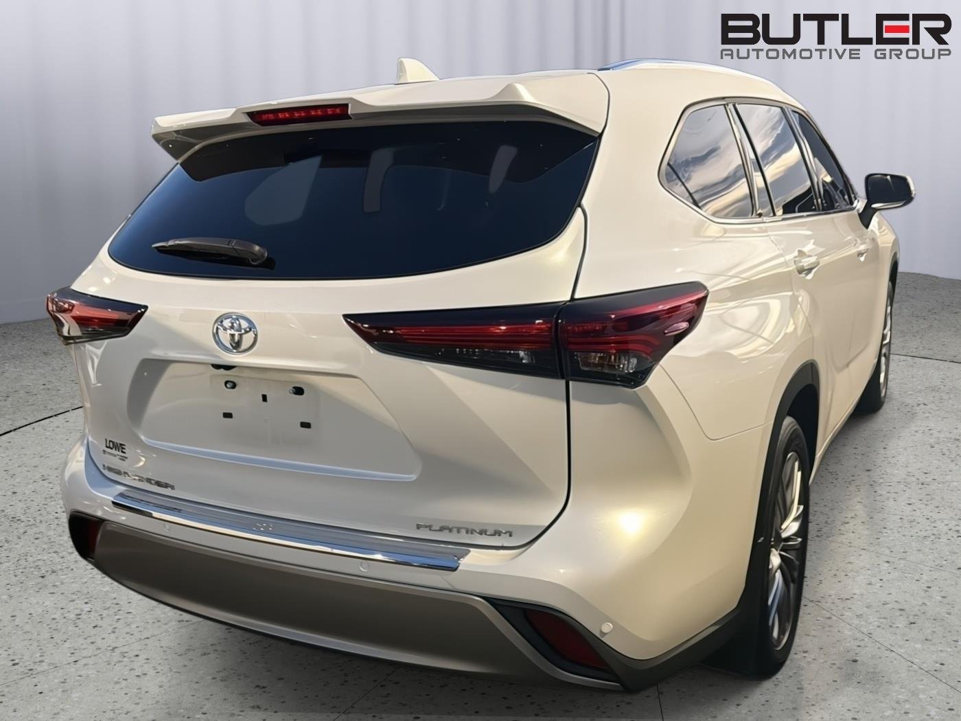 Used 2024 Wind Chill Pearl Toyota Platinum image 8