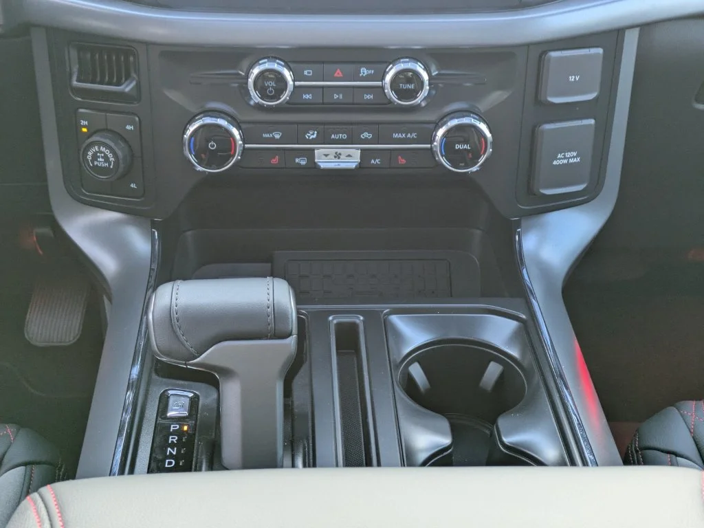 New 2026 Agate Black Metallic Ford XLT image 22