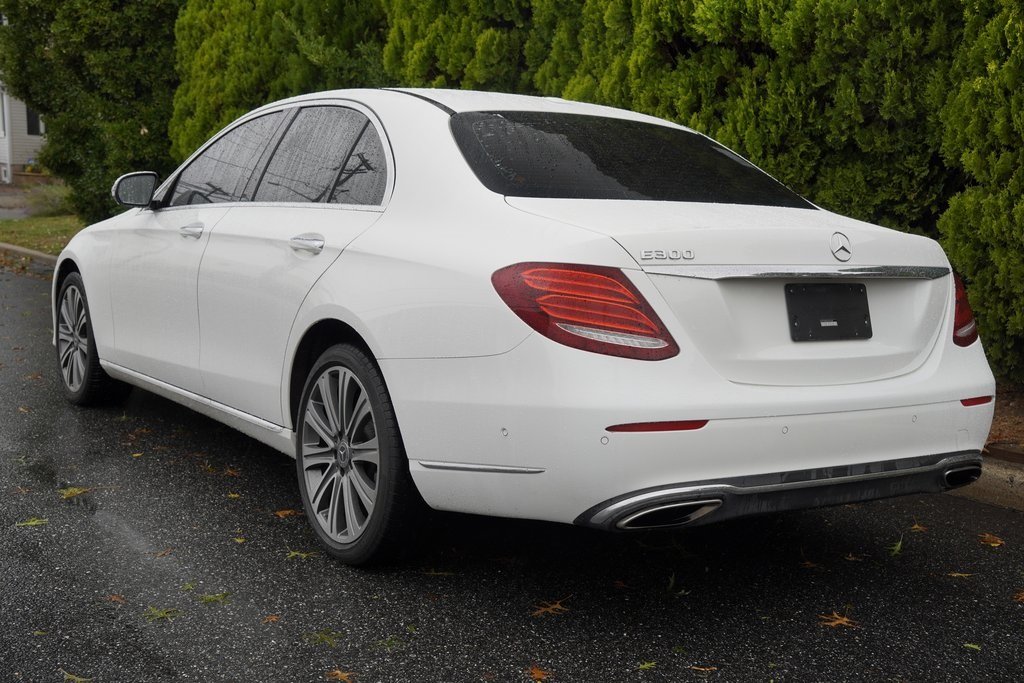 2018 Mercedes Benz E 300 photo 4