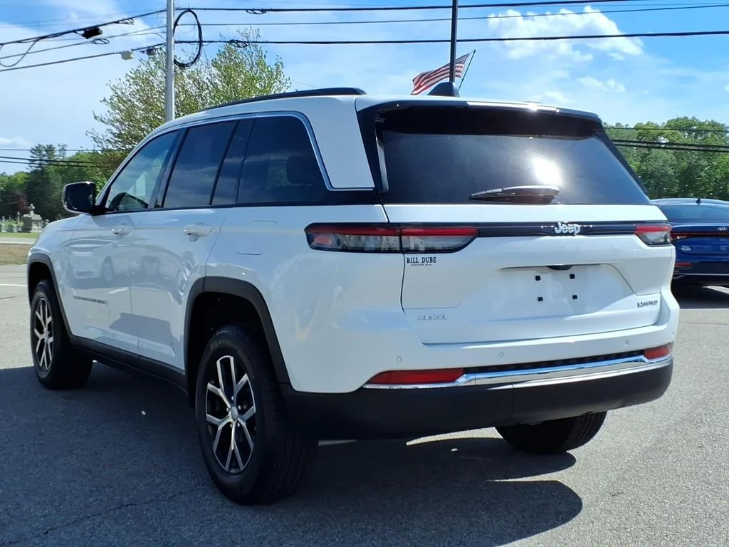 Used 2025 White Jeep Limited image 19