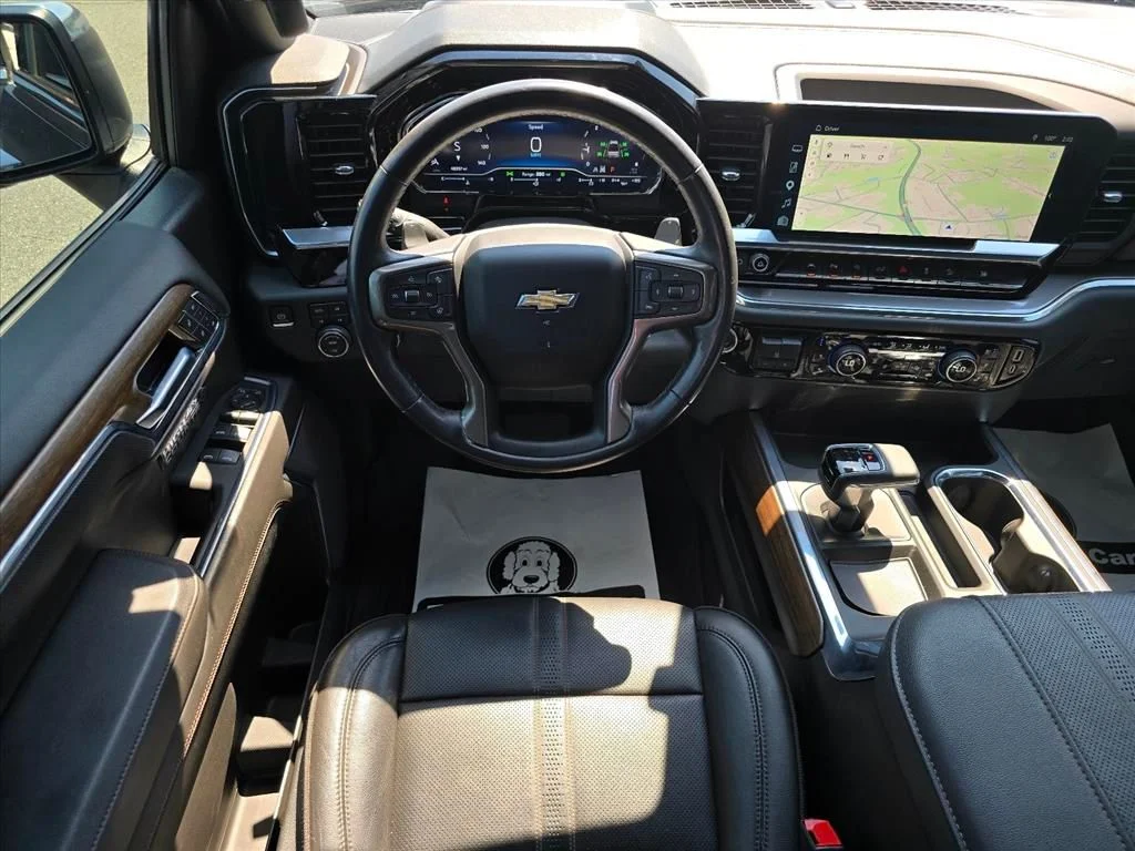 Used 2023 Gray Chevrolet High Country image 3