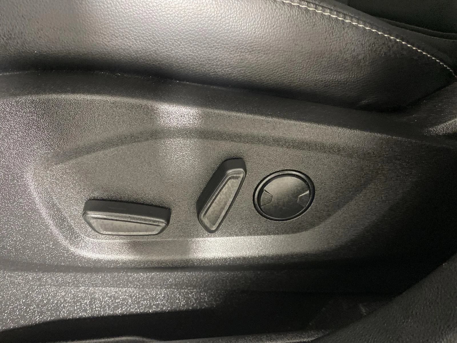Used 2024 Iconic Silver Ford SEL image 14