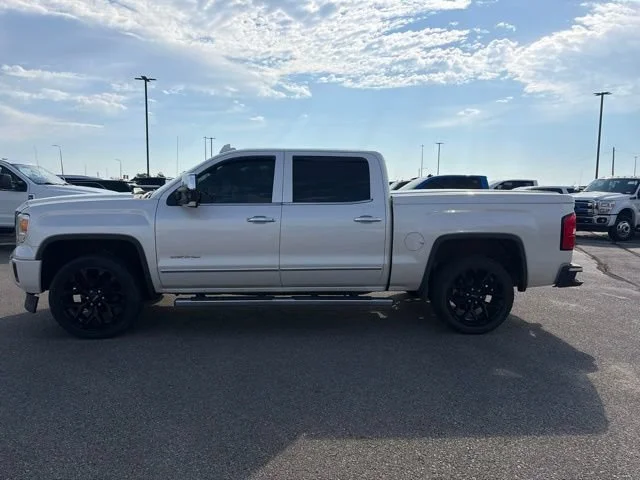 Used 2015 White Diamond Tricoat GMC Denali image 4
