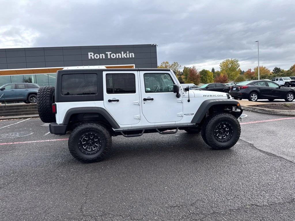 Used 2018 Bright White Clearcoat Jeep Unlimited Rubicon image 11