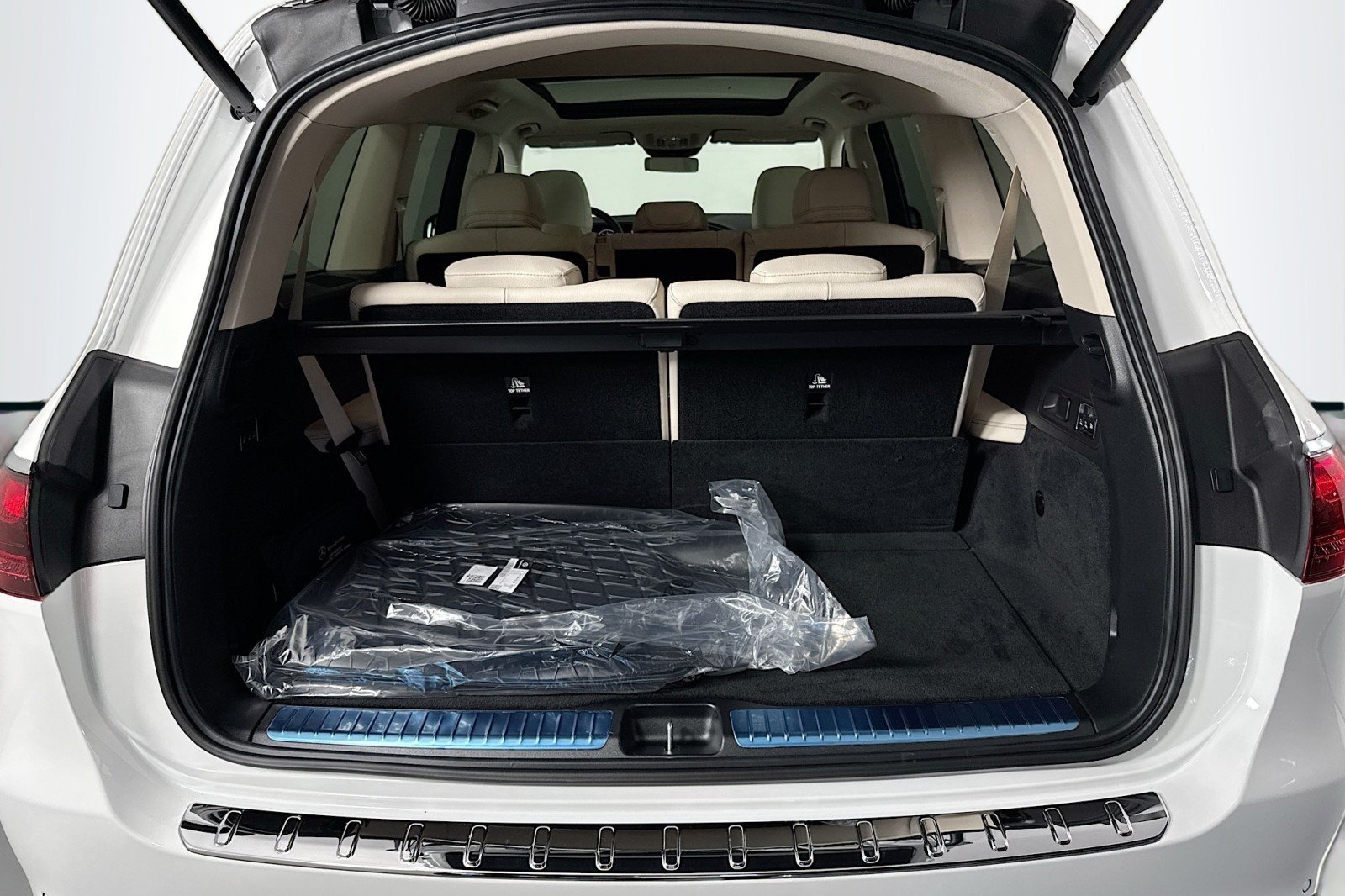 New 2026 Polar White Mercedes-Benz GLS 450 4MATIC® SUV image 23