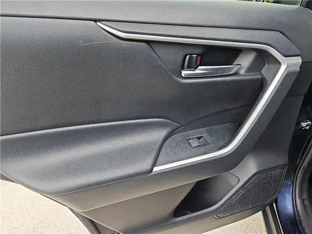 Used 2020 Blueprint Toyota XLE Front-wheel Drive image 12