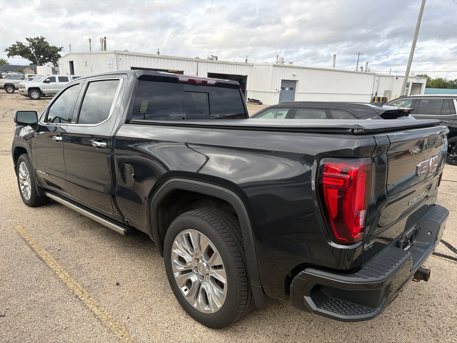 Used 2020 CARBON BLACK METALLIC GMC Denali image 5