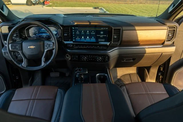 Used 2023 Black Chevrolet High Country image 16