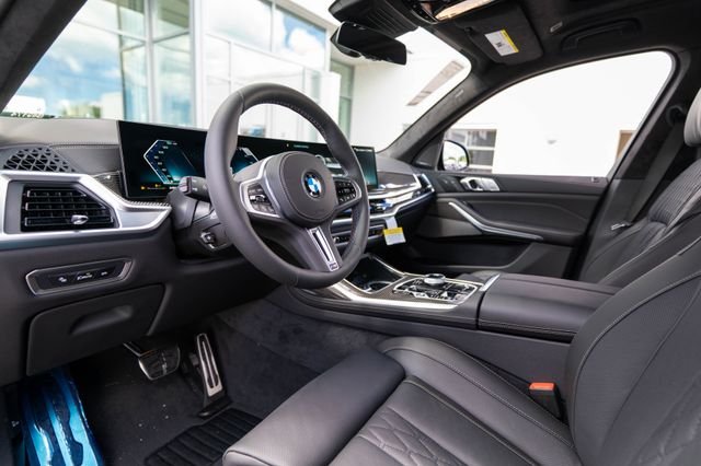 New 2027 Black Sapphire Metallic BMW M60i image 4