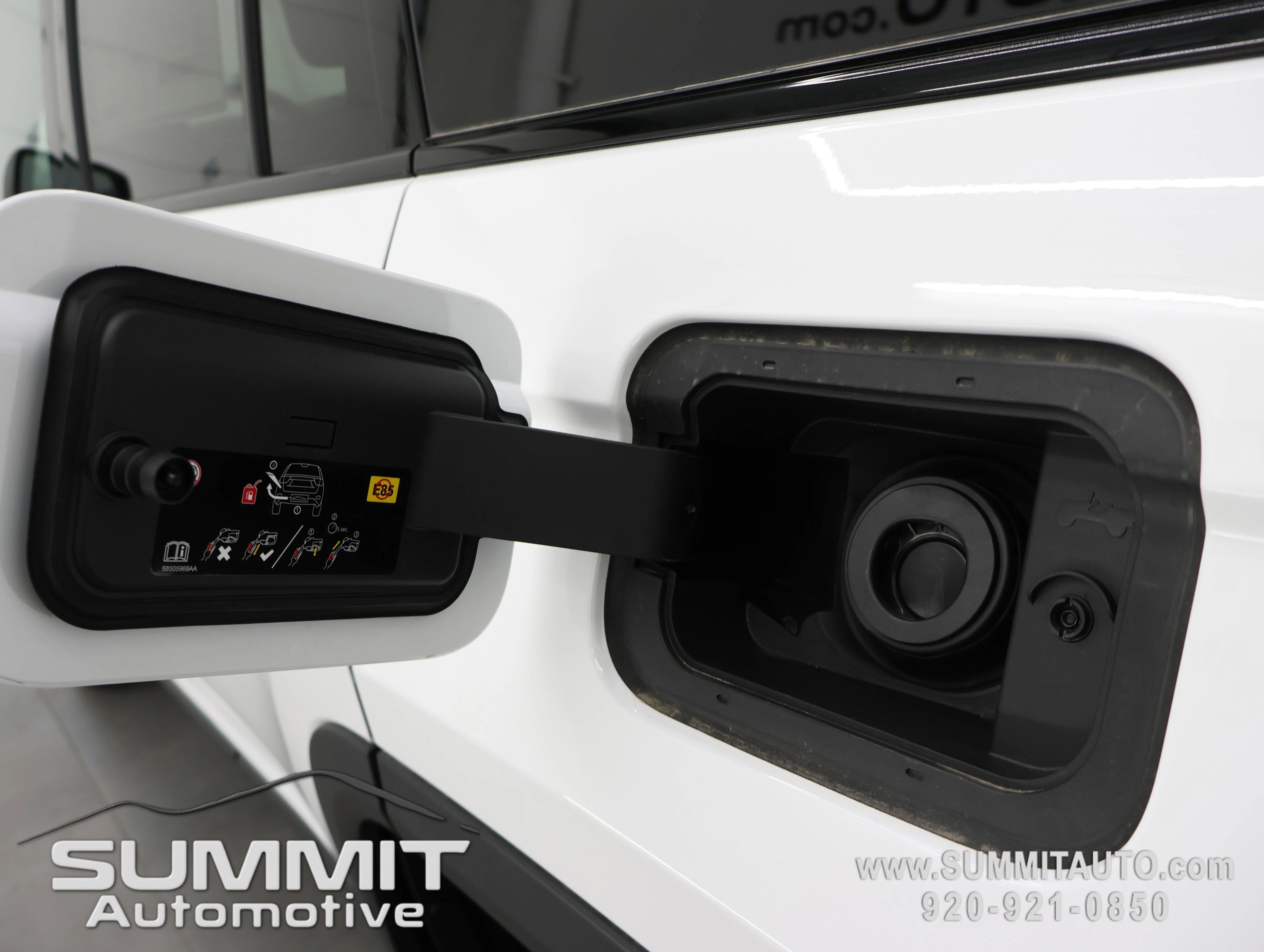 New 2026 Bright White Clear-Coat Exterior Paint Jeep Laredo X image 33