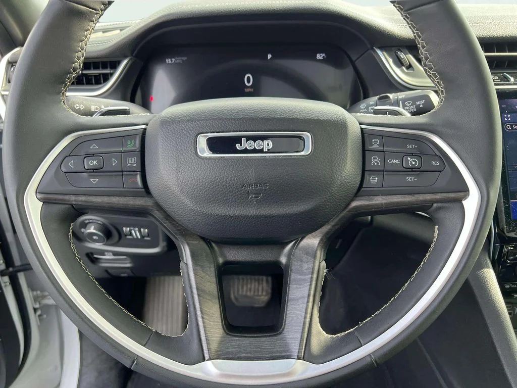 Used 2024 Bright White Clearcoat Jeep Limited image 9