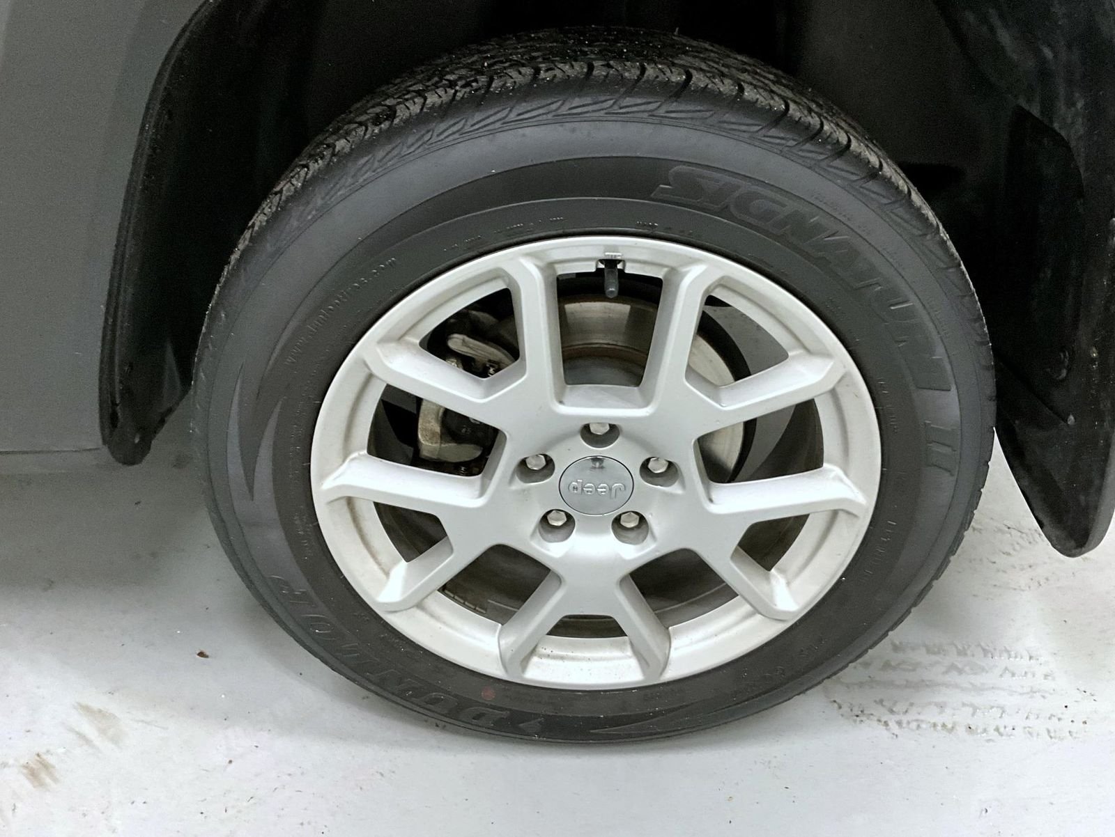 Used 2021 Gray Jeep Latitude image 22