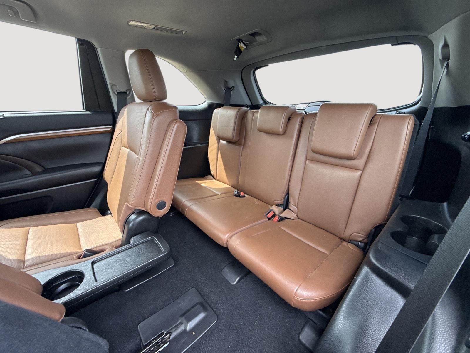 Used 2019 Blizzard Pearl Toyota Limited Platinum image 7