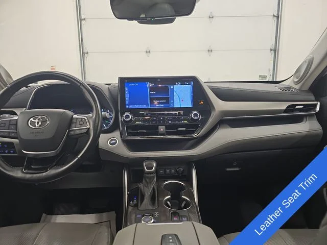 Used 2021 Blizzard Pearl Toyota Limited image 14
