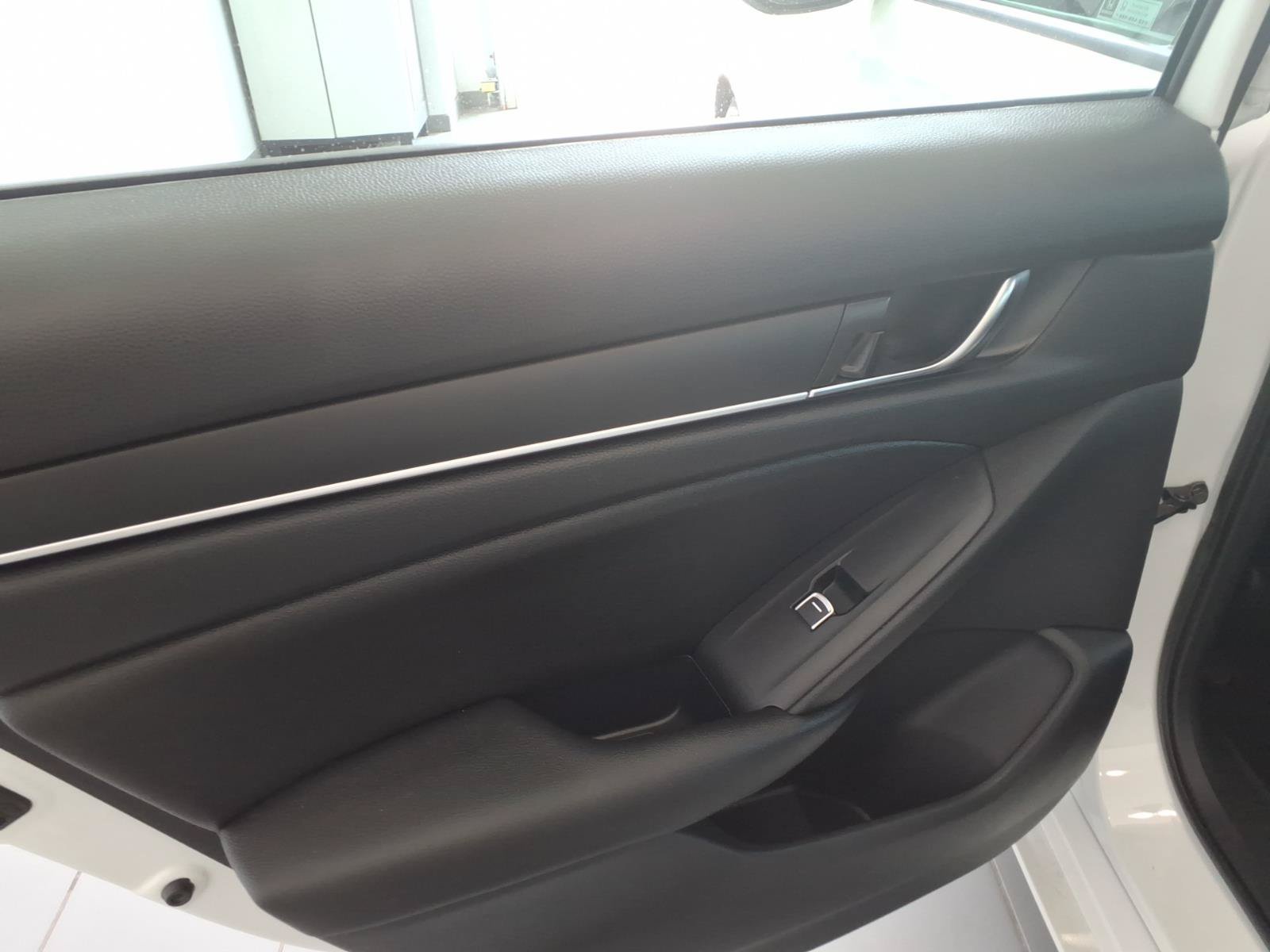Used 2020 Platinum White Pearl Honda Sport image 15