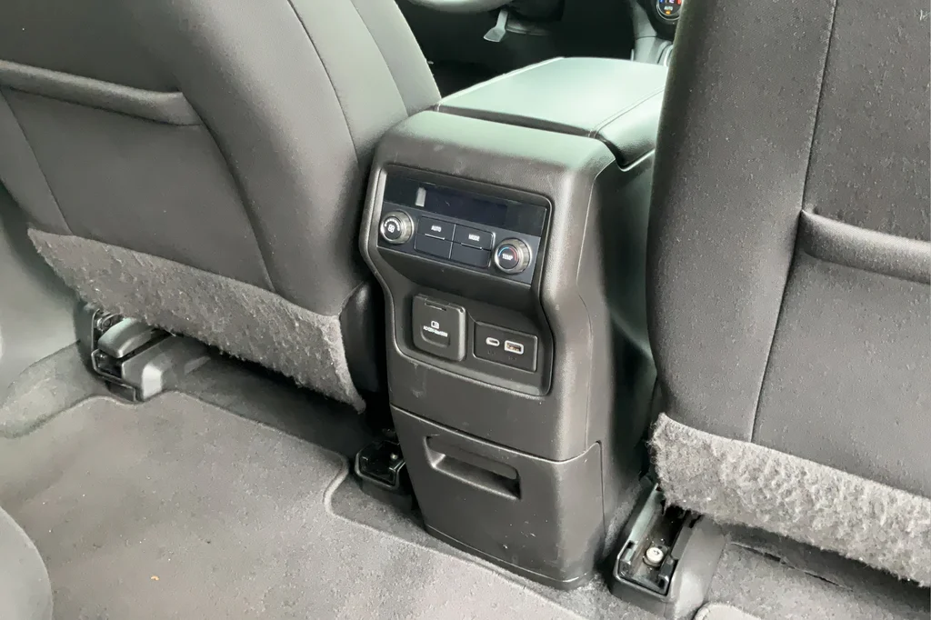 Used 2020 Black GMC SLE image 22