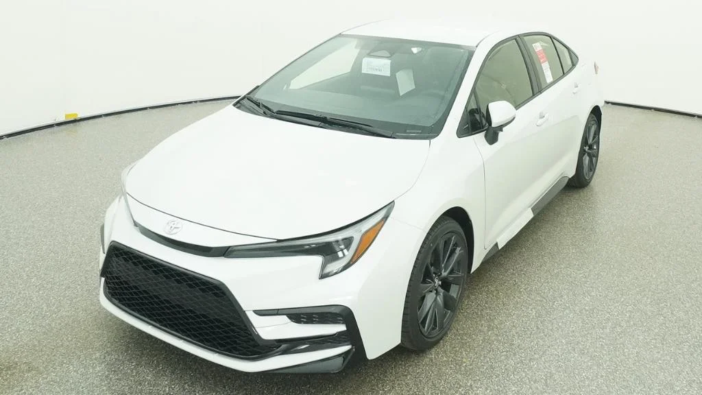 2026 Toyota Corolla SE - Photo 9