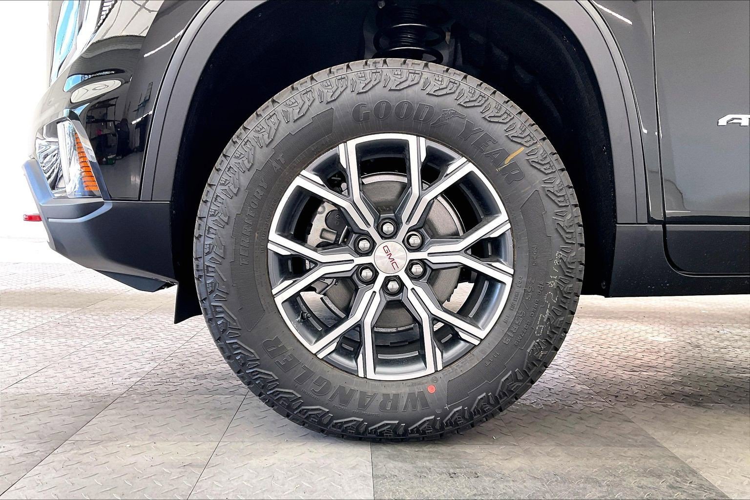 2026 GMC Acadia AT4 - Photo 14