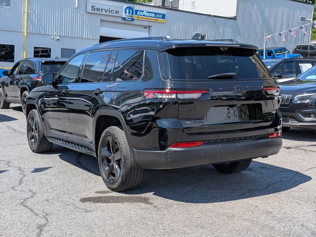 Used 2023 Black Jeep Limited image 11