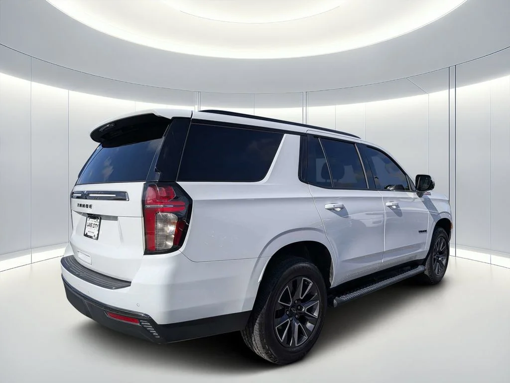 Used 2022 White Chevrolet Z71 image 4