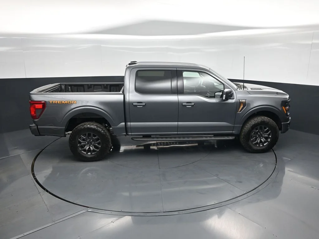 New 2026 Gray Ford Tremor image 39