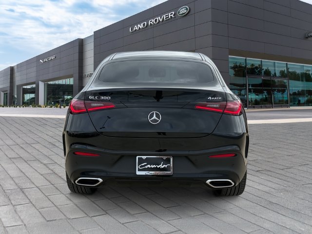 Used 2025  Mercedes-Benz GLC 300 Coupe image 4
