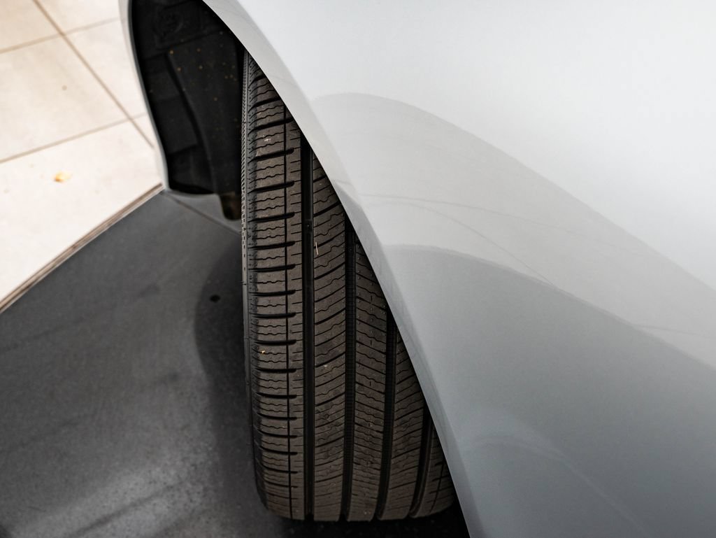 Used 2019 Iridium Silver Metallic Mercedes-Benz E 450 image 46