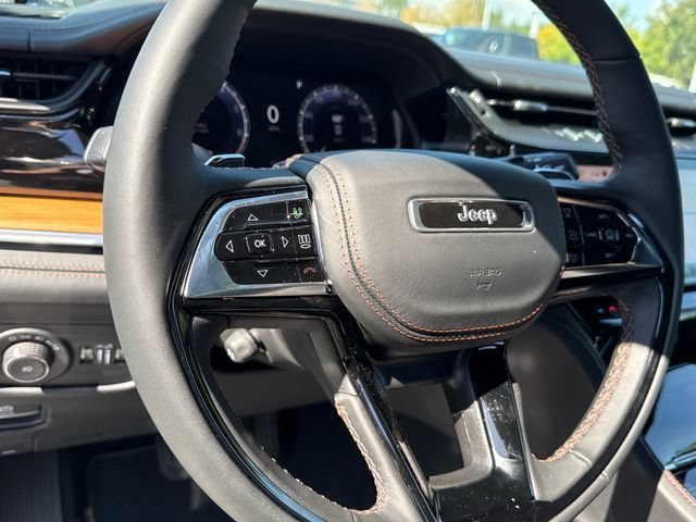 New 2026 Bright White Clear-Coat Exterior Paint Jeep Summit image 20