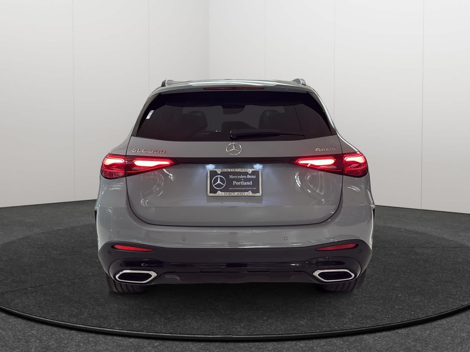 New 2026 MANUFAKTUR Alpine Grey Mercedes-Benz GLC 300 image 6