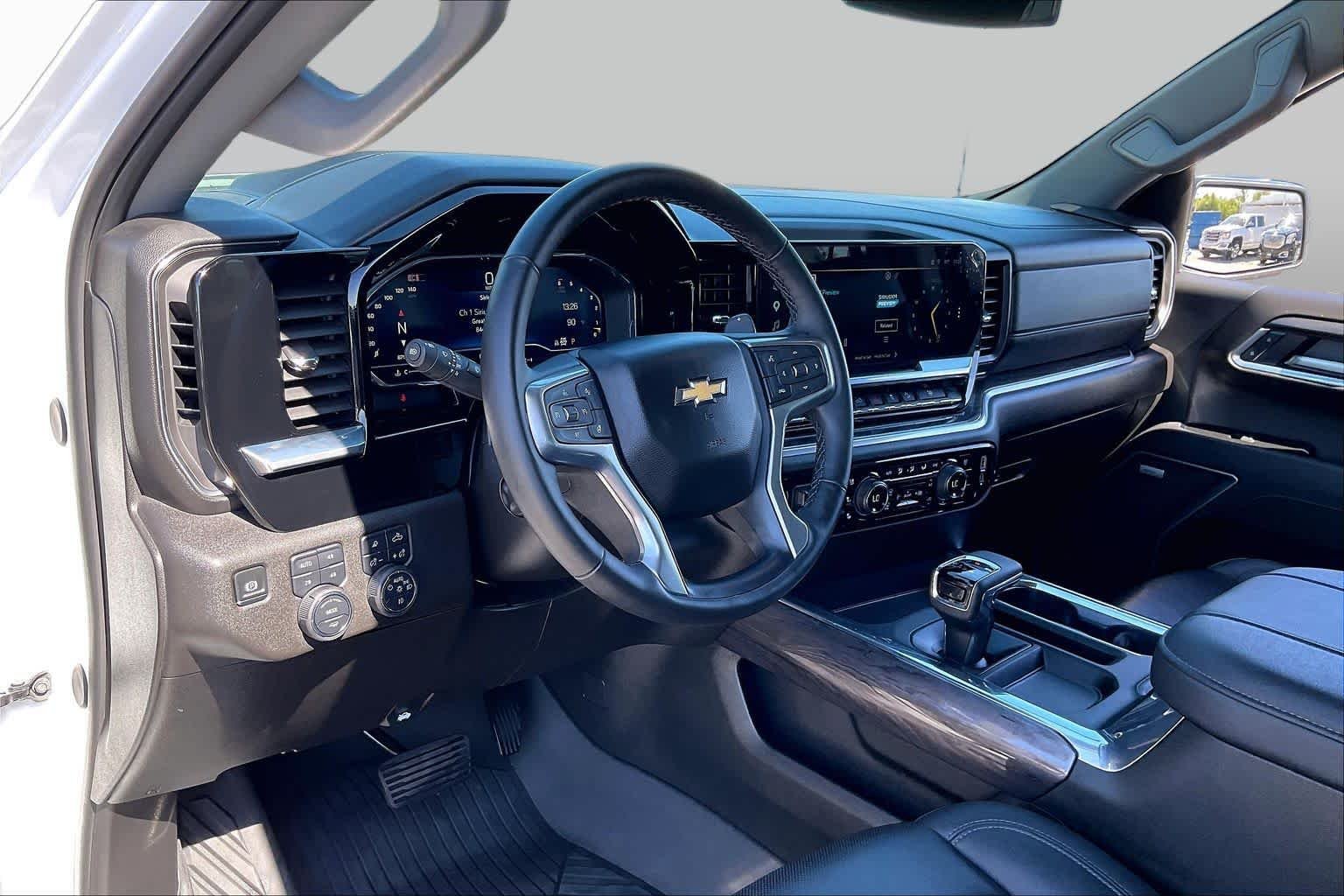 Used 2025 Summit White Chevrolet LTZ image 17