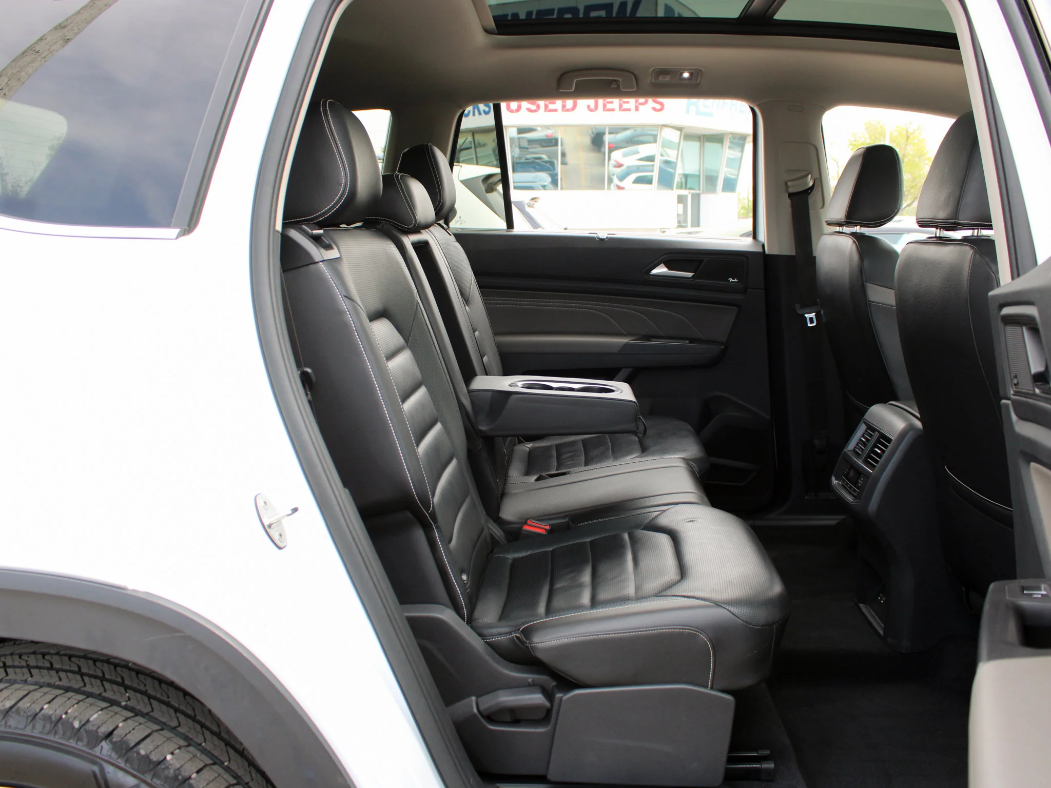 Certified Used 2022 White Volkswagen Execline * R-Line | No Accidents | V6 | Apple CarPlay | Fender Audio | Heated Seats | Sunroof image 20
