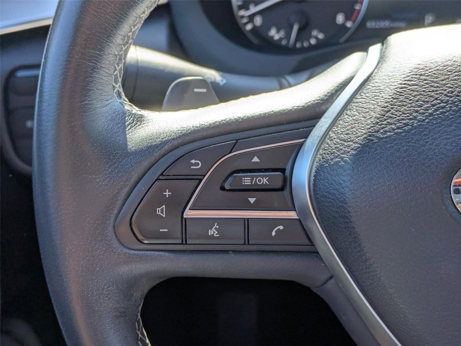 Used 2020  INFINITI  image 16