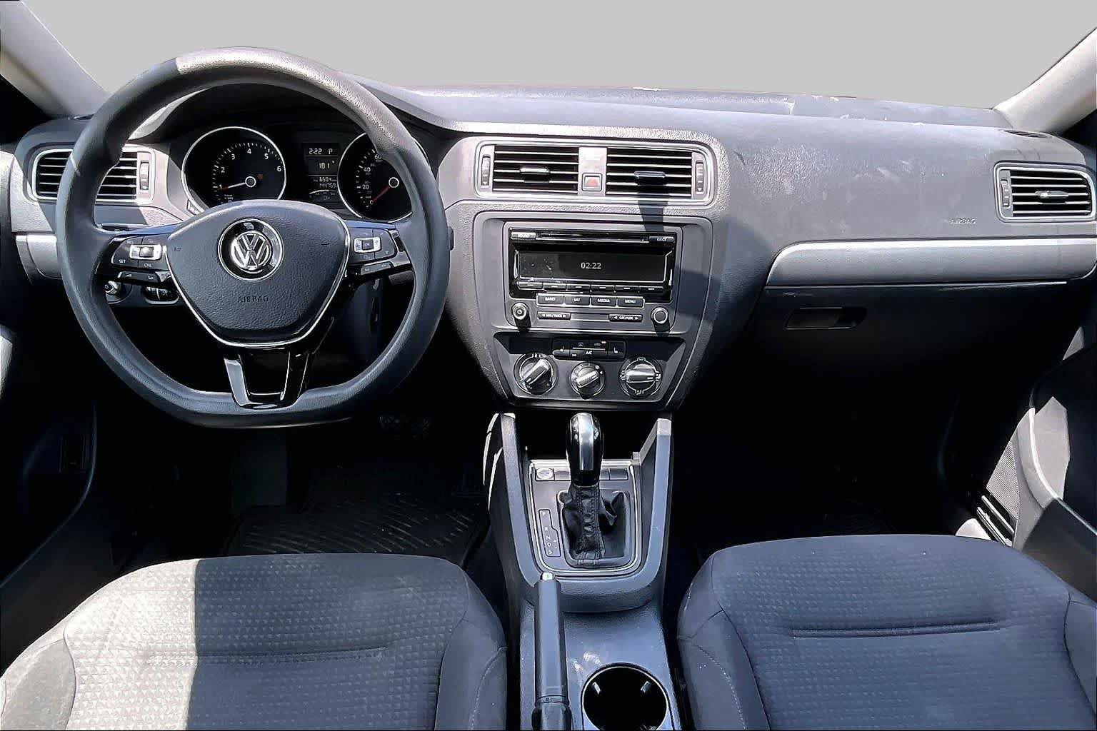 Used 2015 Moonrock Silver Metallic Volkswagen 1.8T SE image 15
