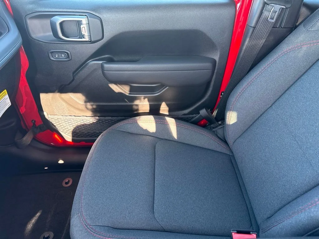 New 2027 Firecracker Red Clearcoat Jeep Rubicon image 30
