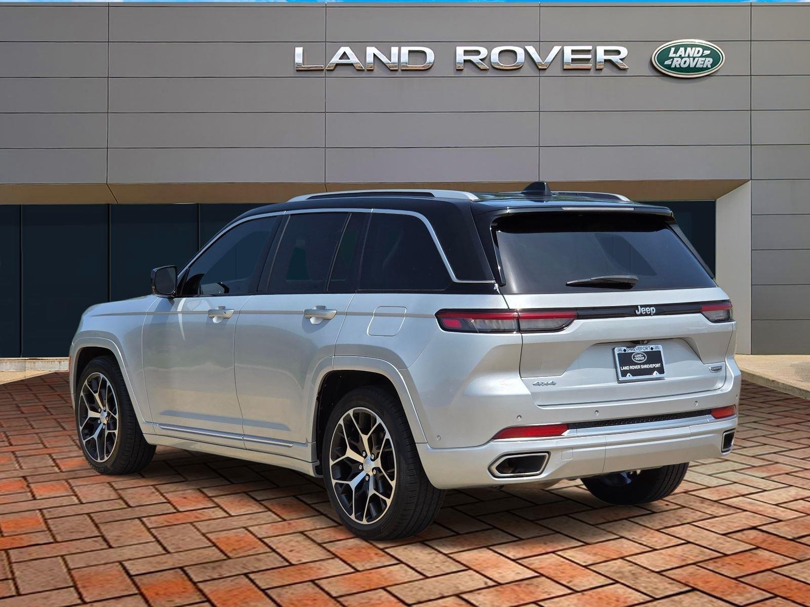 Used 2022 Silver Zynith Jeep Summit Reserve image 6