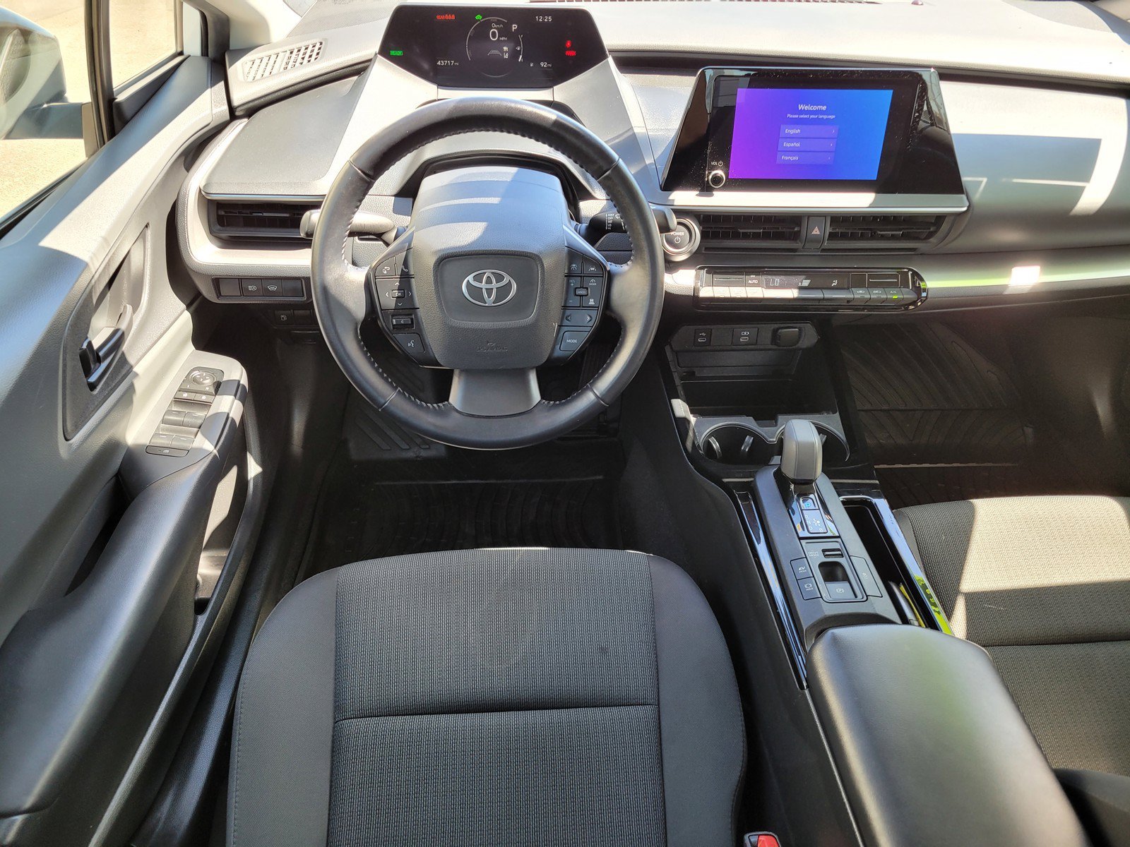 Used 2023 White Toyota  image 13