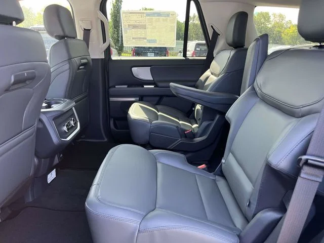 New 2027 Glacier Gray Metallic Tri-Coat Ford Active image 9