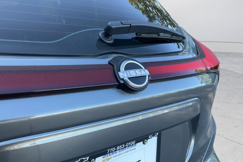 Used 2025 Gray Nissan S image 31
