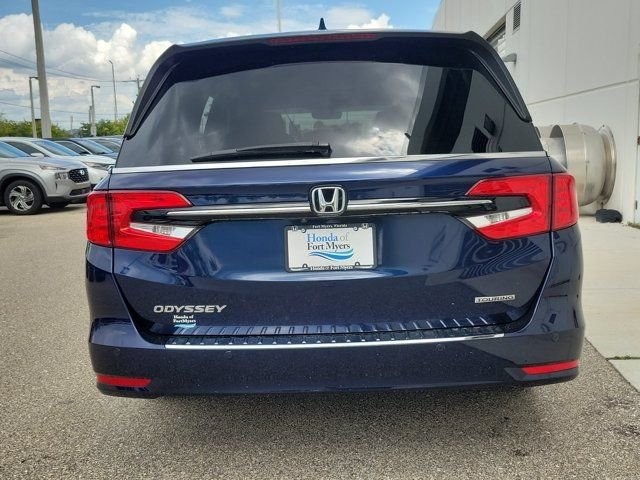 Used 2021 Obsidian Blue Pearl Honda Touring image 5